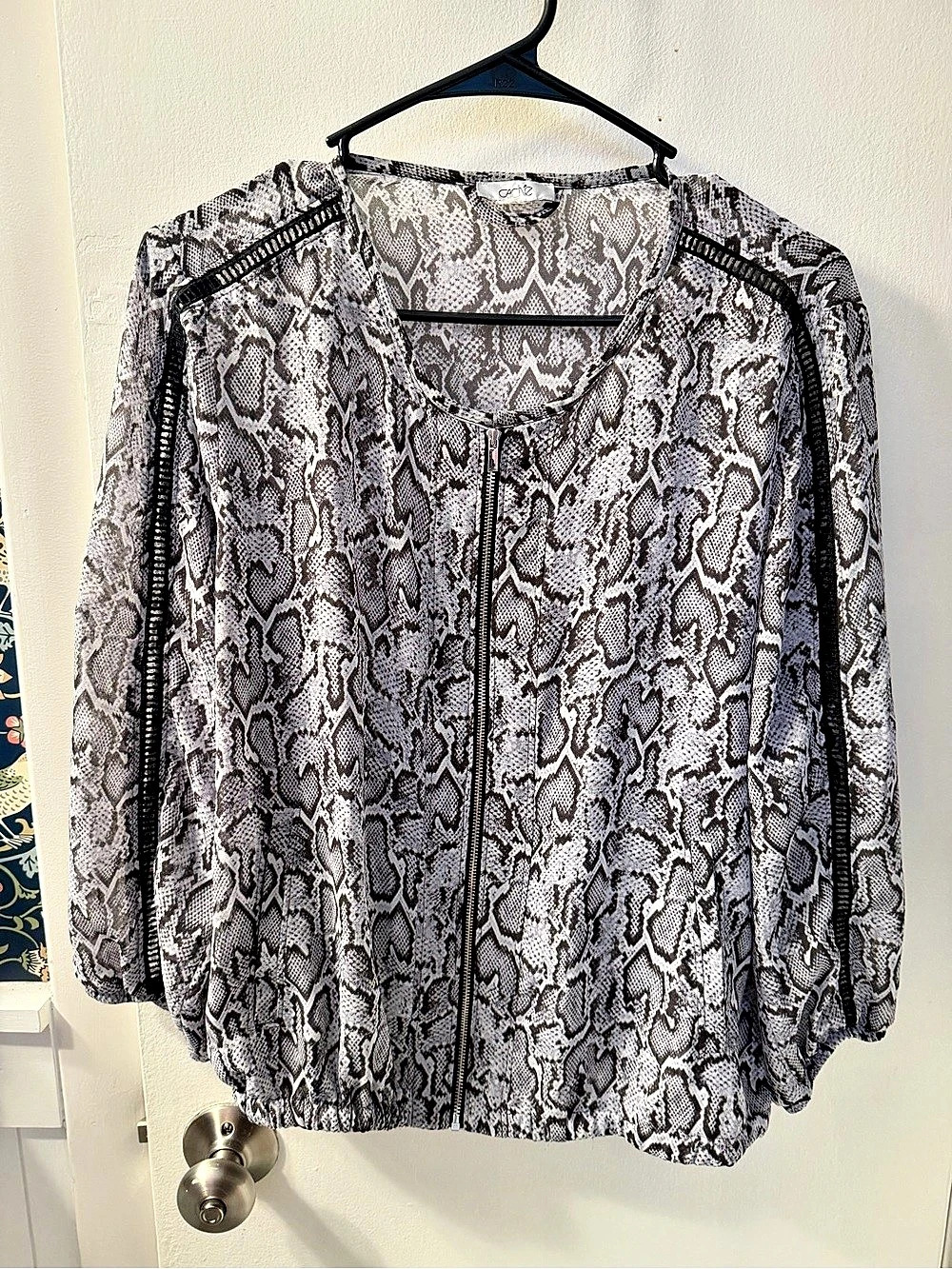 Caché Snake Print Zip Jacket in Gray & Black